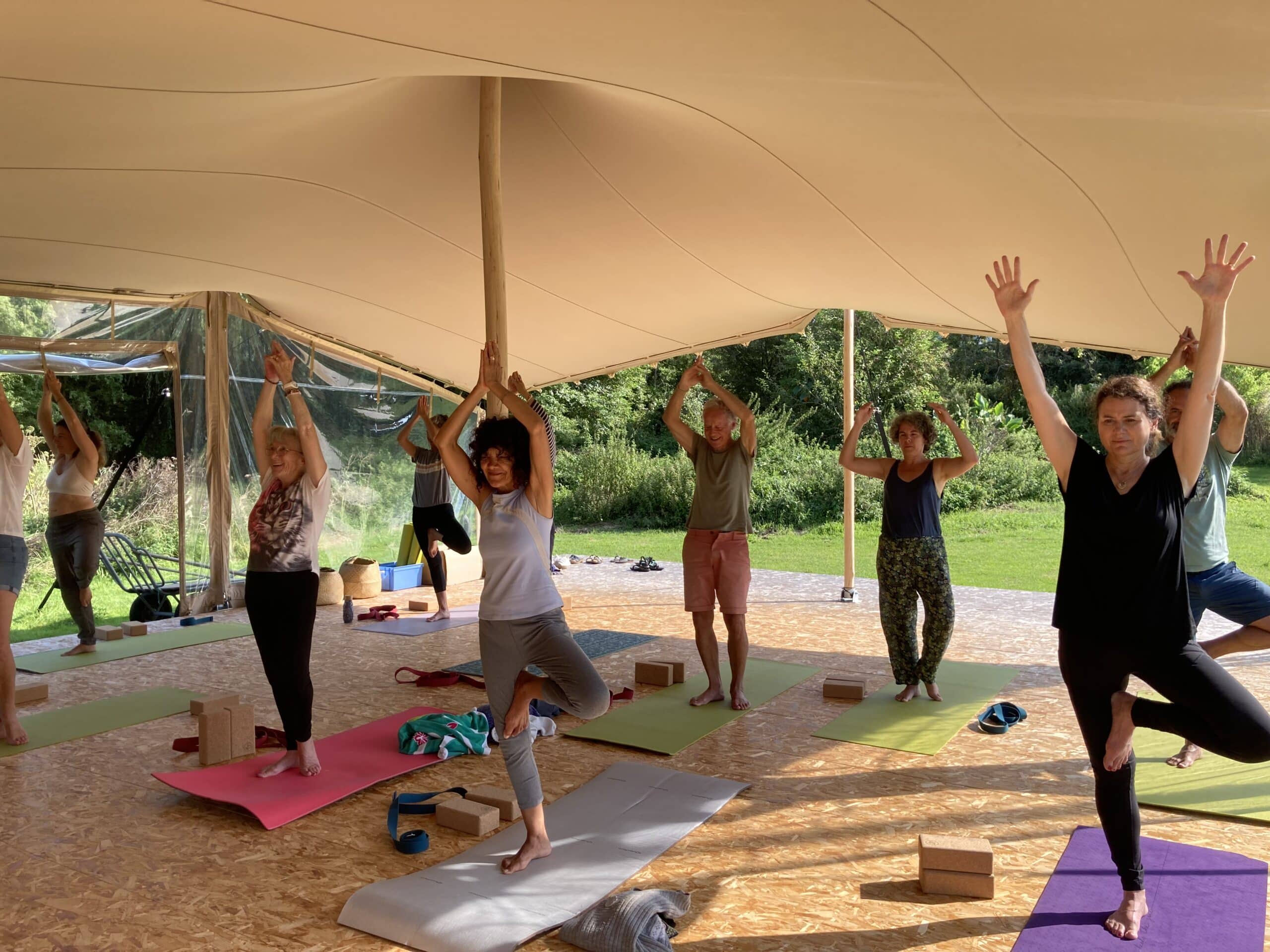 cours de hatha yoga camping les grands sables le pouldu
