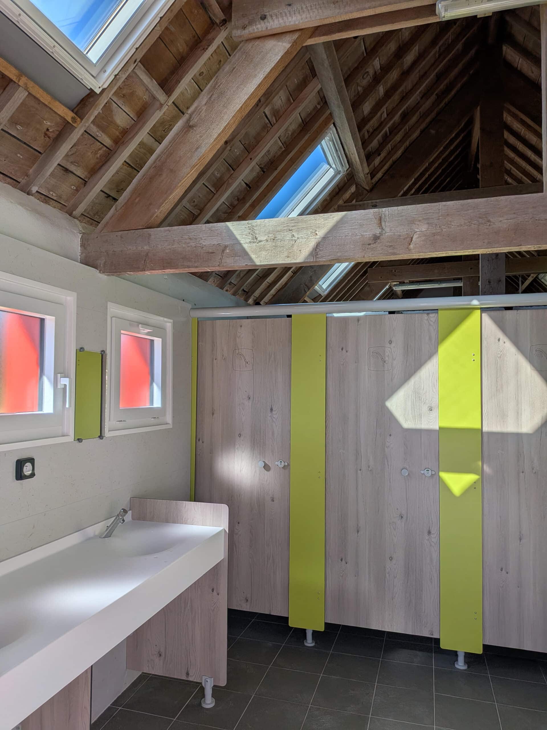 nouveaux sanitaires lepouldu camping scaled